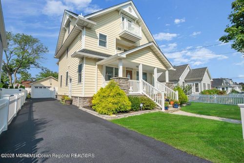 219 Baltimore Ave, Point Pleasant Beach, NJ, 08742-3162 | Card Image