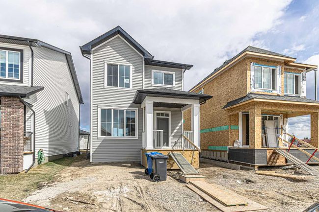 183 Knight Avenue, Home with 3 bedrooms, 2 bathrooms and 2 parking in Crossfield AB | Image 1