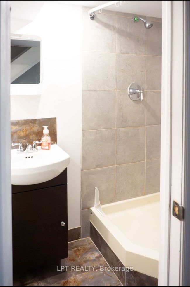 5 - 126 Notch Hill Rd, Condo with 4 bedrooms, 3 bathrooms and 1 parking in Kingston ON | Image 32