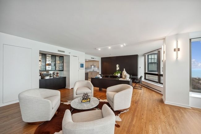 APT-19 - 1418 N Lake Shore Dr, Condo with 3 bedrooms, 4 bathrooms and 2 parking in CHICAGO IL | Image 7