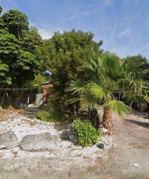 22963 Anne Bonny Ln, Sugarloaf, FL, 33042-4242 | Card Image