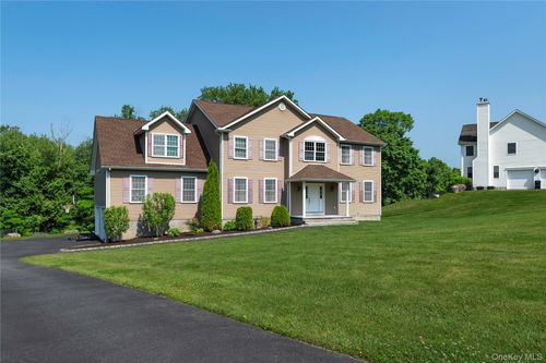 16 Noble Ct, Mahopac, NY, 10541-2247 | Card Image