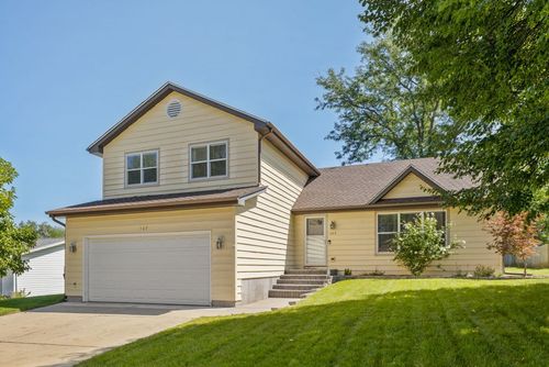 569 Eisenhower St, Marengo, IL, 60152-8108 | Card Image