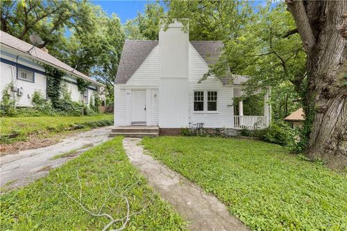 9617 E Independence Ave, Independence, MO, 64053-1524 | Card Image