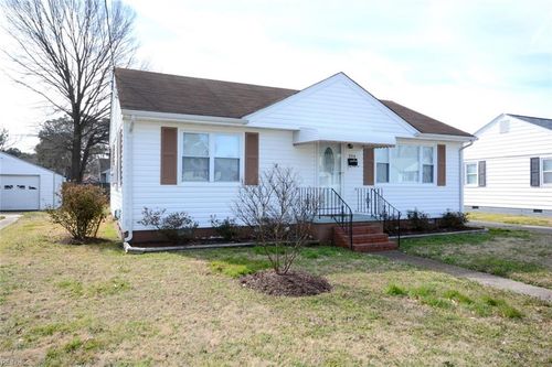 924 Avalon Ave, Chesapeake, VA, 23324-1818 | Card Image