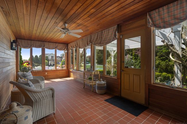 Enjoy gorgeous views and sea breezes with year-round comfort | Image 13