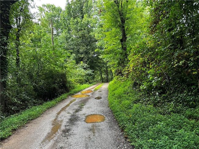 216 Hamby Mountain Pl, House other with 3 bedrooms, 1 bathrooms and null parking in Purlear NC | Image 4