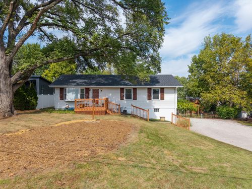 2405 E Walnut St, Columbia, MO, 65201-6431 | Card Image