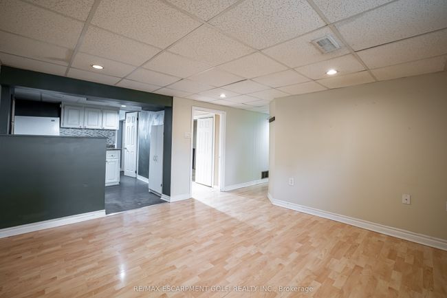 18 Grove Ave, House other with 6 bedrooms, 2 bathrooms and 4 parking in Saint Catharines ON | Image 20