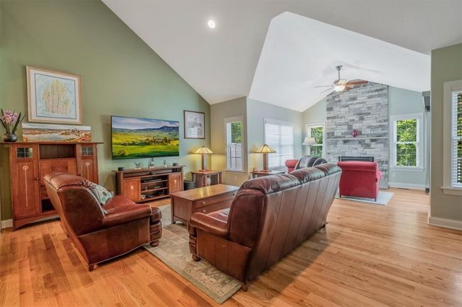 1303 Shinnecock Ct, House other with 4 bedrooms, 4 bathrooms and 2 parking in Adams Twp PA | Image 16