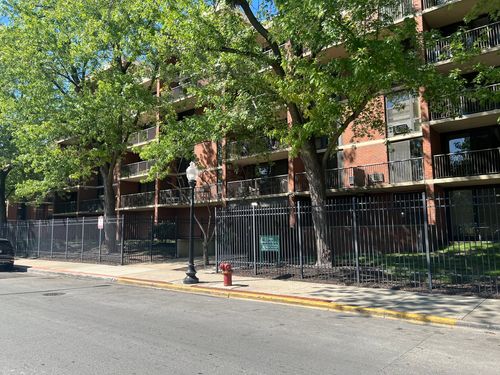 unit-304-3021 S Michigan Ave, Chicago, IL, 60616-3168 | Card Image