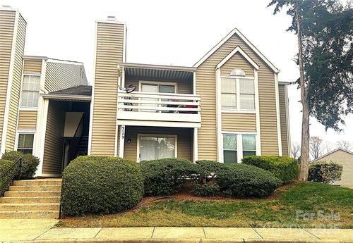 9619 Vinca Cir, Charlotte, NC, 28213-0522 | Card Image