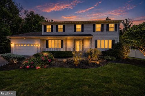 3 Leshin Ln, Hightstown, NJ, 08520-4001 | Card Image