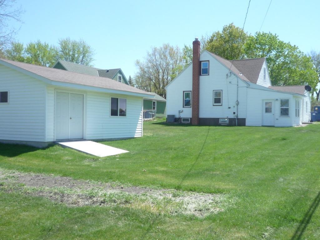 5th St, Kenyon, MN 55946
