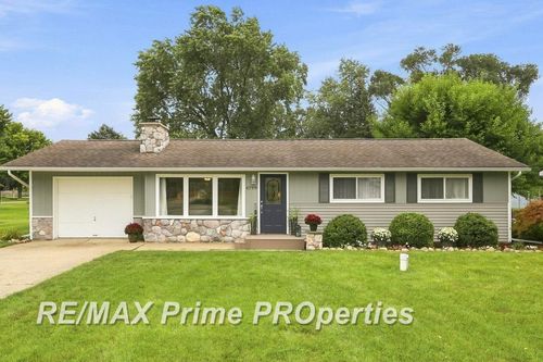 4799 Byron Dr, Vassar, MI, 48768-1515 | Card Image