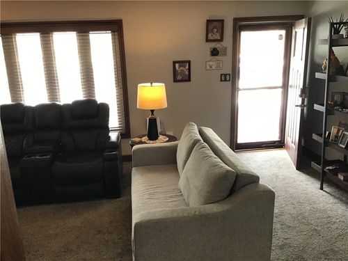 8395 Nw Waukomis Drive, Kansas City, MO, 64151 | Card Image