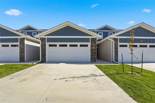 249 Nw Waverly Dr, Waukee, IA, 50263-1265 | Card Image