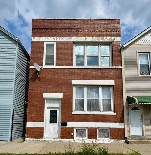 9735 S Commercial Ave, Chicago, IL, 60617-5404 | Card Image