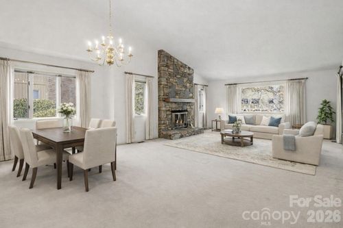 605 Red Oak Dr, Hendersonville, NC, 28791-1968 | Card Image