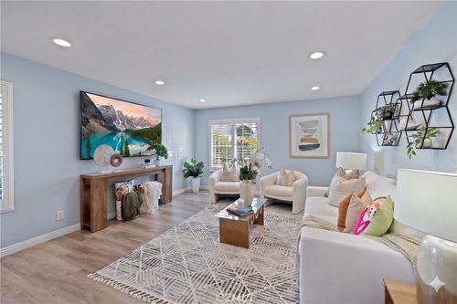 4 Woodleaf, Irvine, CA, 92614-7059 | Card Image