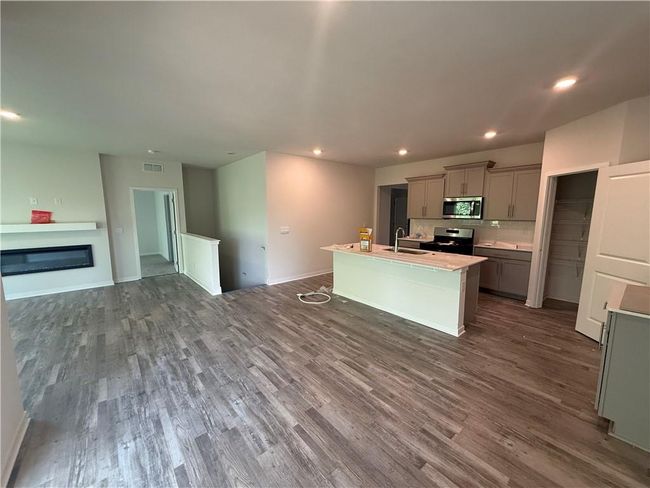 2210 Creek View Ln, House other with 4 bedrooms, 2 bathrooms and null parking in Raymore MO | Image 6