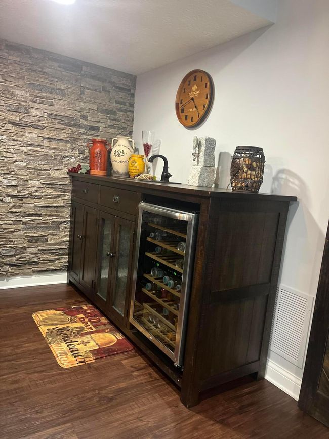 Extended bar with sink | Image 34