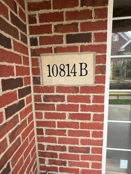 b-10814 Falling Water Ln, Woodbury, MN, 55129-5269 | Card Image