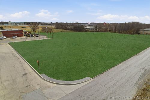 213 S Dogwood St, Owasso, OK, 74055 | Card Image