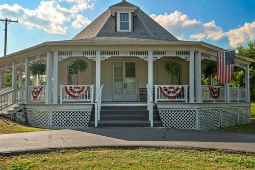 232 N Main St, Cambridge Springs, PA, 16403-1028 | Card Image