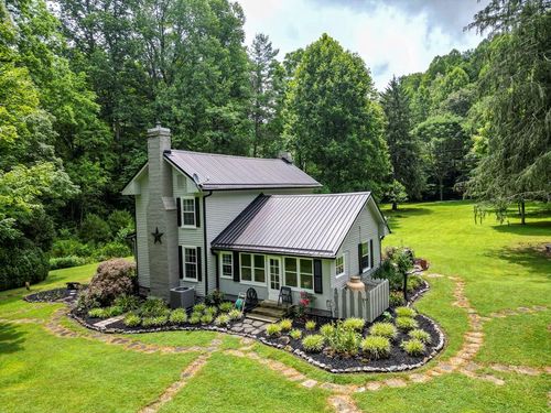 176 Spurrier Cemetery Ln, Hiltons, VA, 24258-6379 | Card Image