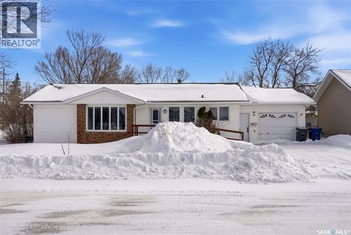 303 2nd Ave W, Montmartre, SK, S0G3M0 | Card Image