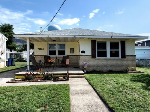 3 Girard Pl, BRIGANTINE, NJ, 08203-2817 | Card Image