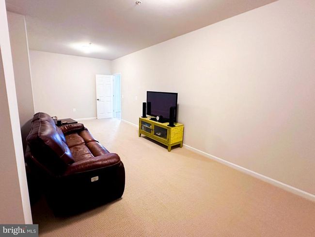 18989 Coral Reef Sq, Townhouse with 3 bedrooms, 3 bathrooms and null parking in Lansdowne VA | Image 30
