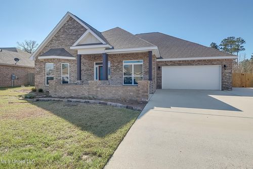 7081 Glen Eagle Dr, Biloxi, MS, 39532-6604 | Card Image