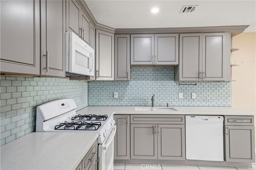 41-14429 S Chariton Ave, Los Angeles, CA, 90056 | Card Image