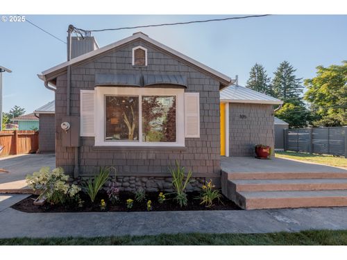 105 Se 119th Ave, Portland, OR, 97216-3703 | Card Image