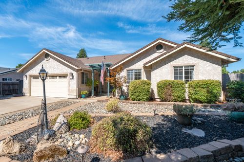3202 Dartford Dr, Shasta Lake, CA, 96019-2258 | Card Image