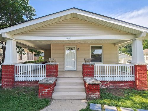 10117 E 10th Street S, Independence, MO, 64053 | Card Image