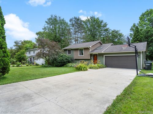 1377 Ruby Ave, Rochester Hills, MI, 48309-4351 | Card Image