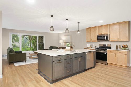 2040 Vagabond Ln N, Plymouth, MN, 55447-2042 | Card Image