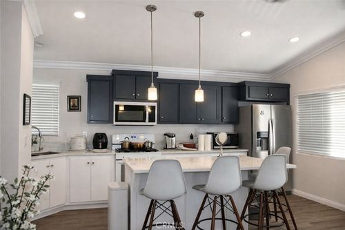 spc-51-15141 Beach Blvd, Midway City, CA, 92655-1418 | Card Image