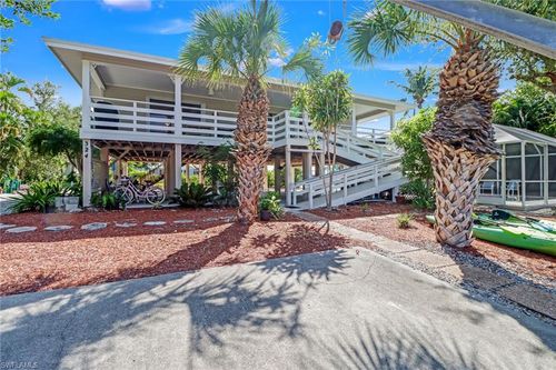 324 Waterleaf Ct, MARCO ISLAND, FL, 34145-3560 | Card Image