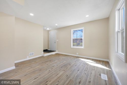 853 Conway St, Saint Paul, MN, 55106-5535 | Card Image