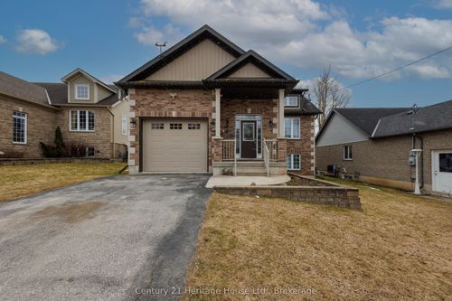 275 South St E, Durham, ON, N0G1R0 | Card Image
