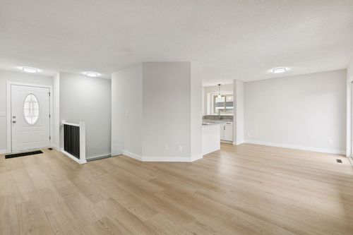 16193 Jamaica Ave, Lakeville, MN, 55044-9433 | Card Image