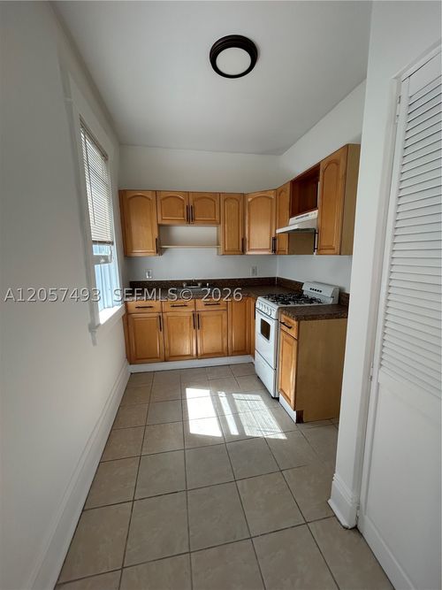 7-529 Ne 66th St, Miami, FL, 33138-5650 | Card Image