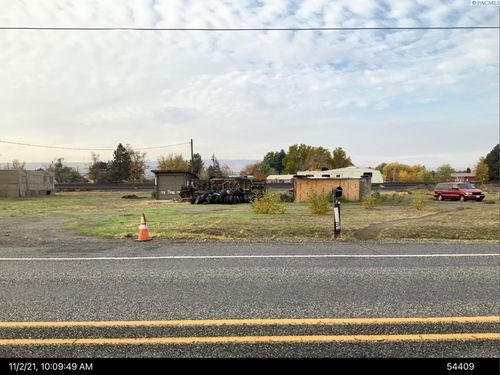 225507 E Sr 397, Kennewick, WA, 99337-7560 | Card Image