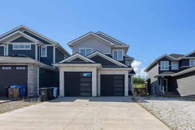 210 Prospect Dr, House detached with 4 bedrooms, 3 bathrooms and 5 parking in Fort Mcmurray AB | Image 2