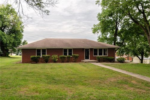 4 Neumann Dr, Atchison, KS, 66002-1512 | Card Image