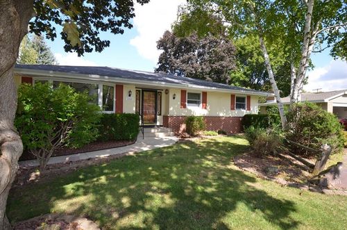 1252 W Laurel St, Whitewater, WI, 53190-1640 | Card Image